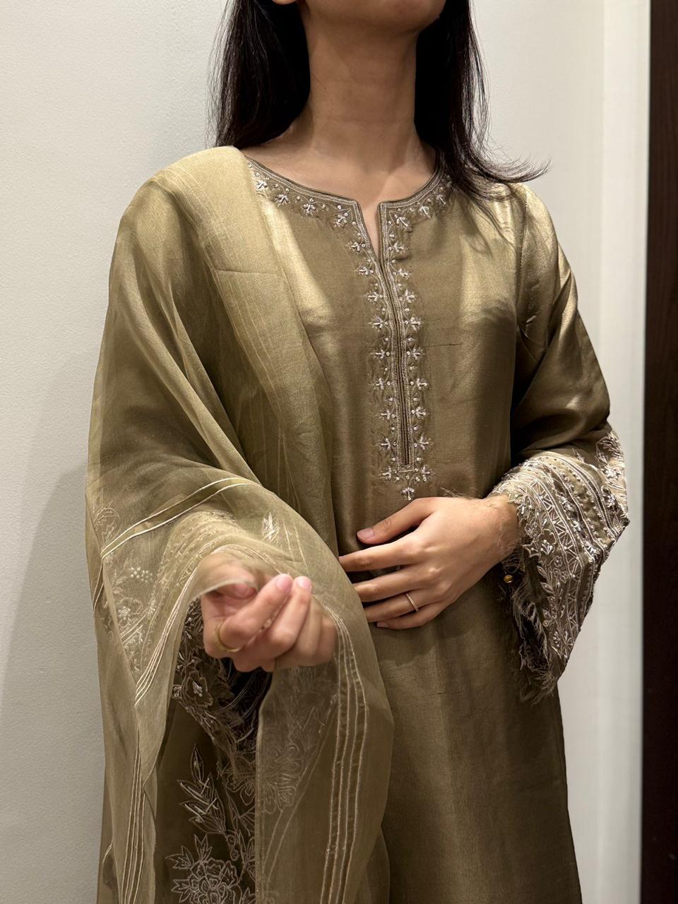 Hand Embroidery Raw Silk Suit with Organza Dupatta