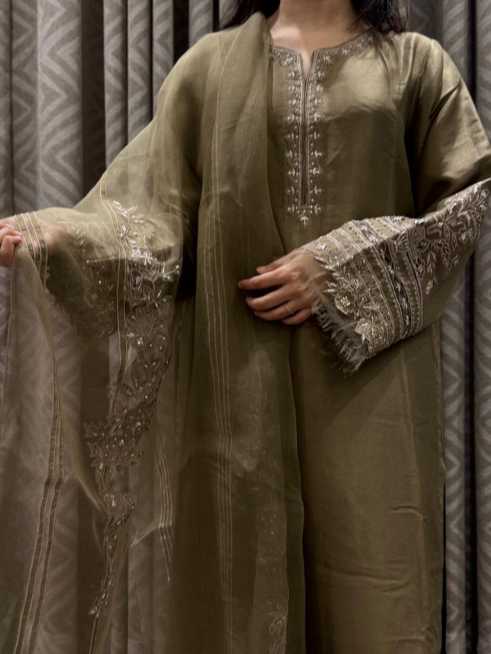 Hand Embroidery Raw Silk Suit with Organza Dupatta