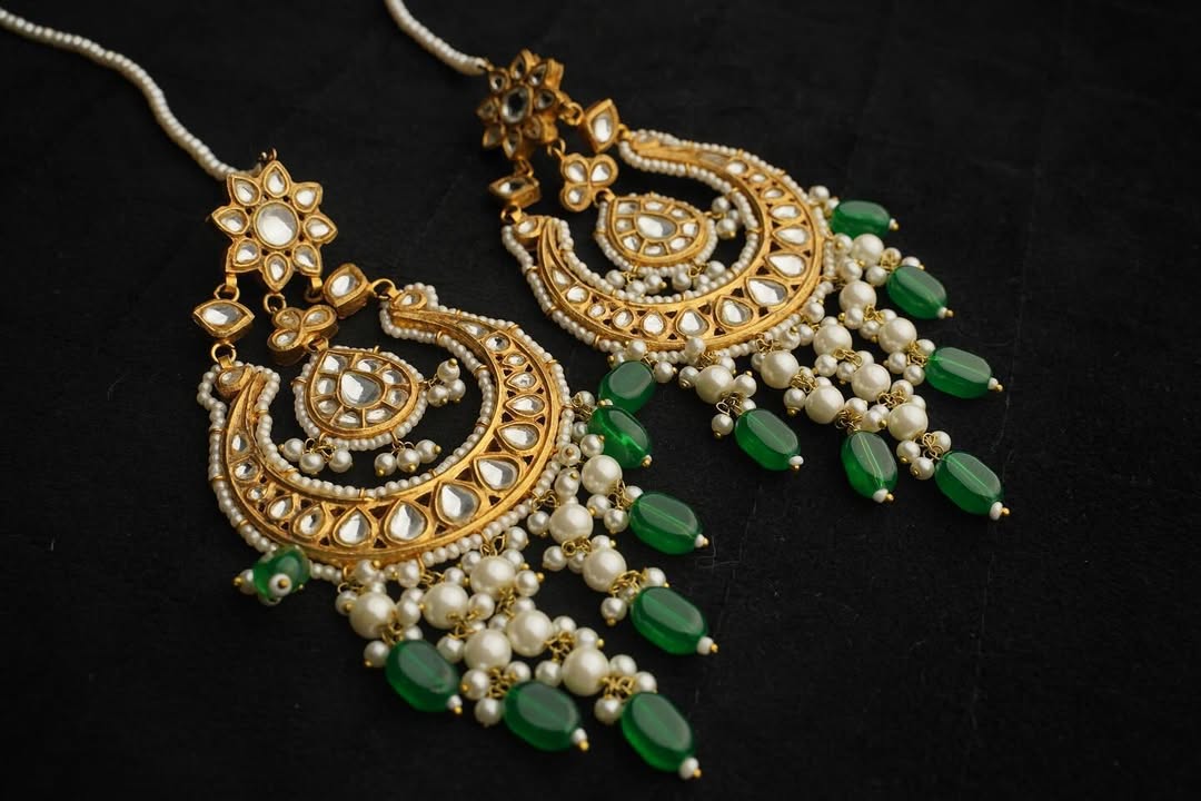 Elegant Chaand Baalaaz